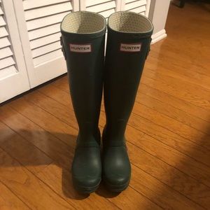Hunter rain boots green size 5
